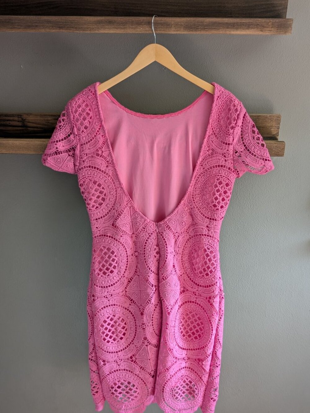 Bodycon Pink Medallion Crochet Lace Open Low Back  Dress Women's Size Large - Picture 4 of 4